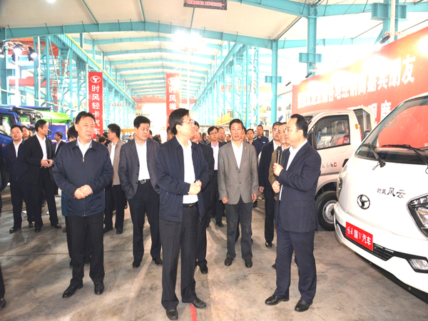 市新旧动能转换重大项目推进会AG真人集团科普教育基地举行观摩